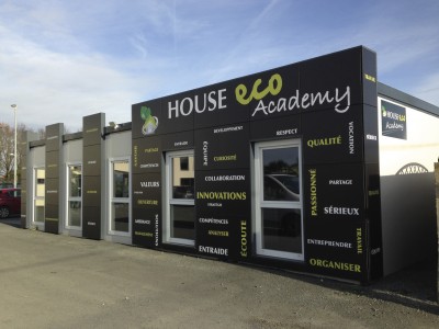 IMG_0025 Façade House Eco Academy décorée par Elographic.
