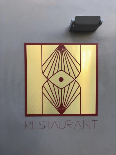 IMG_0199 Plaque avec logo du restaurant RONIN à Angers